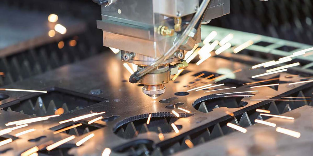 Why we choose laser cutting not plasma cutting